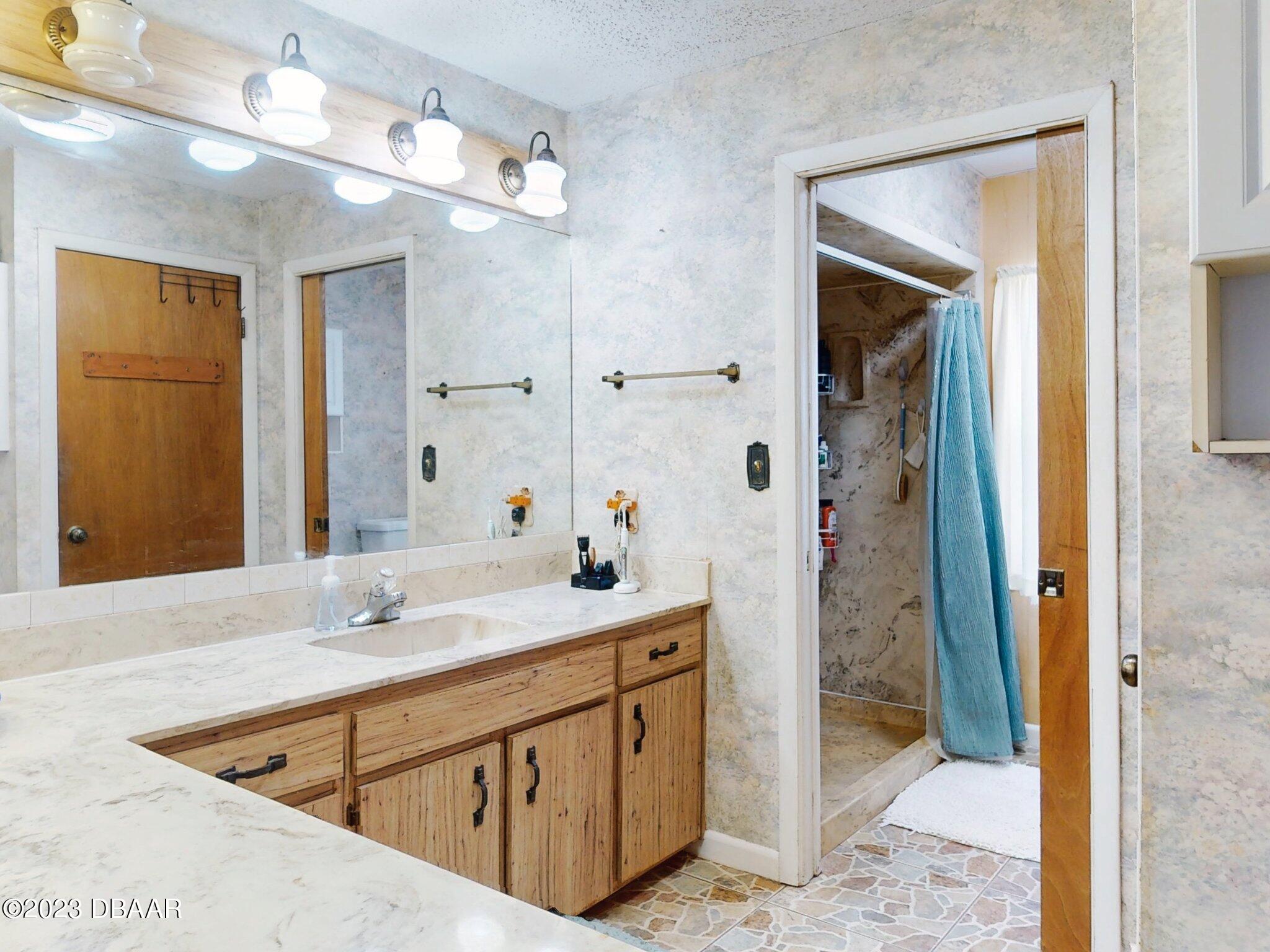 2109 South Riverside Drive Edgewater, FL 32141 - Photo 63 of 138 068_2109-s-riverside-dr-12082023_123857