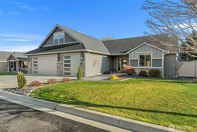 $699,995 | 1715 Brambling Brae Lane, Wenatchee, WA 98801