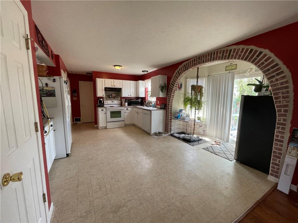 1446 Monitor Way Indianapolis, IN 46234 - Photo 10 of 20