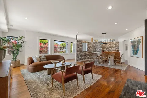 $3,995,000 | 2700 Glendower Avenue, Los Angeles, CA 90027