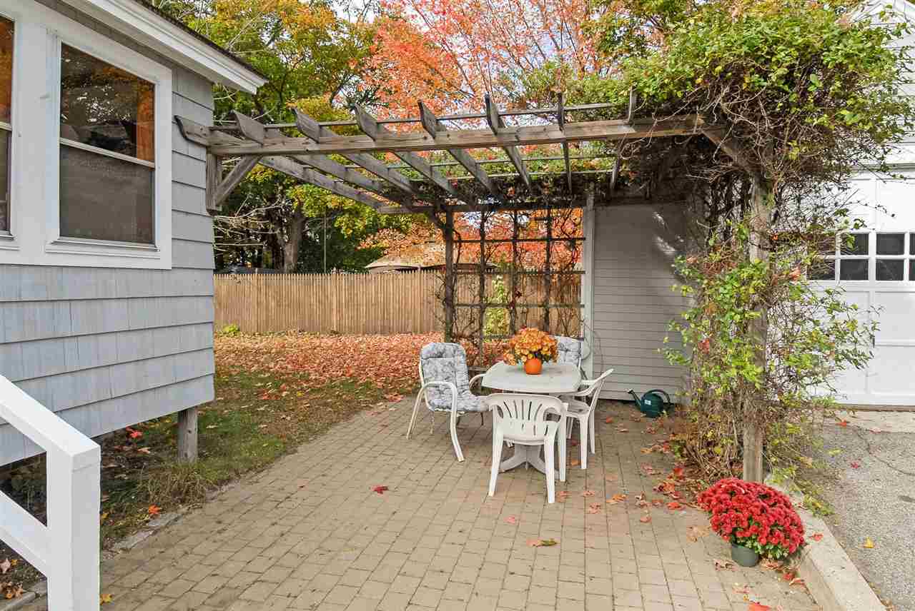 8 Dewey Street Rochester, NH 03867 - Photo 4 of 27