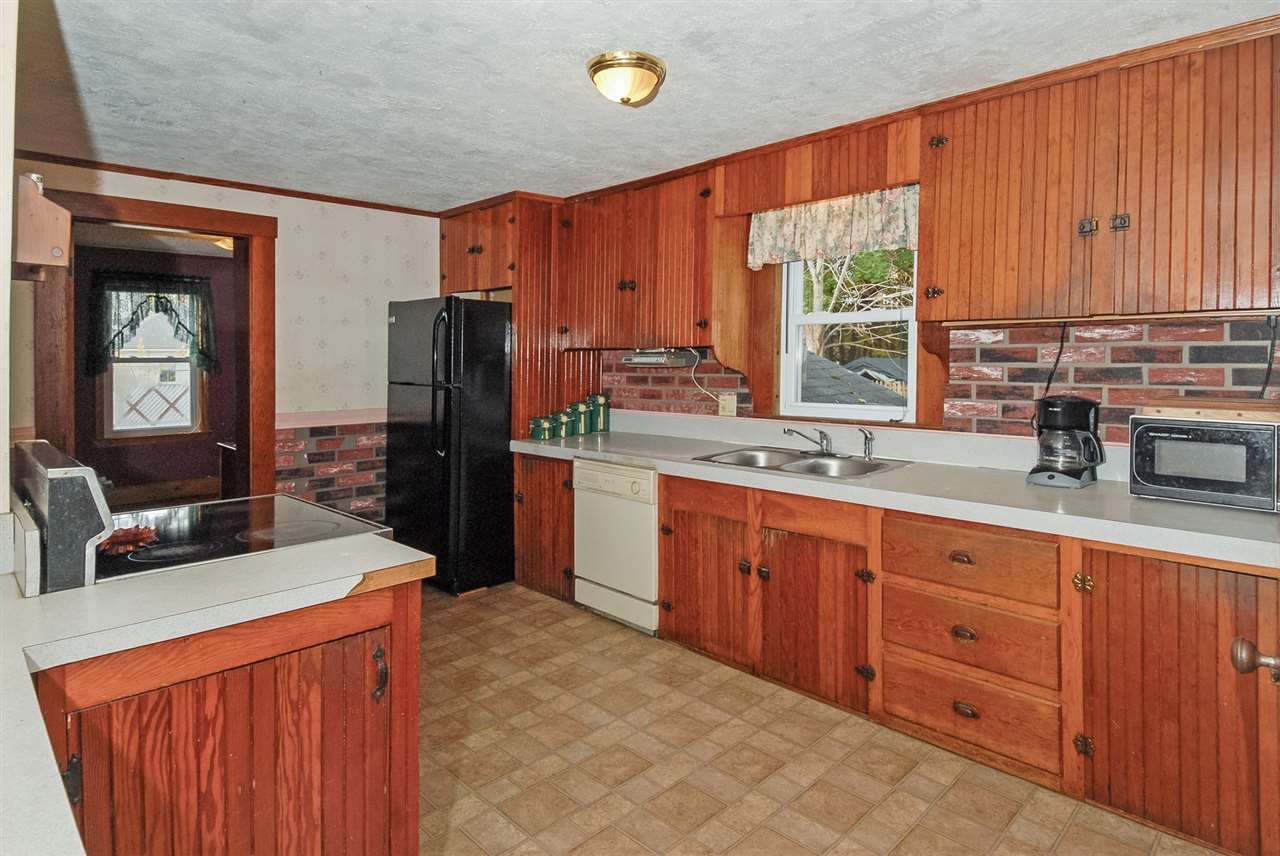 8 Dewey Street Rochester, NH 03867 - Photo 10 of 27