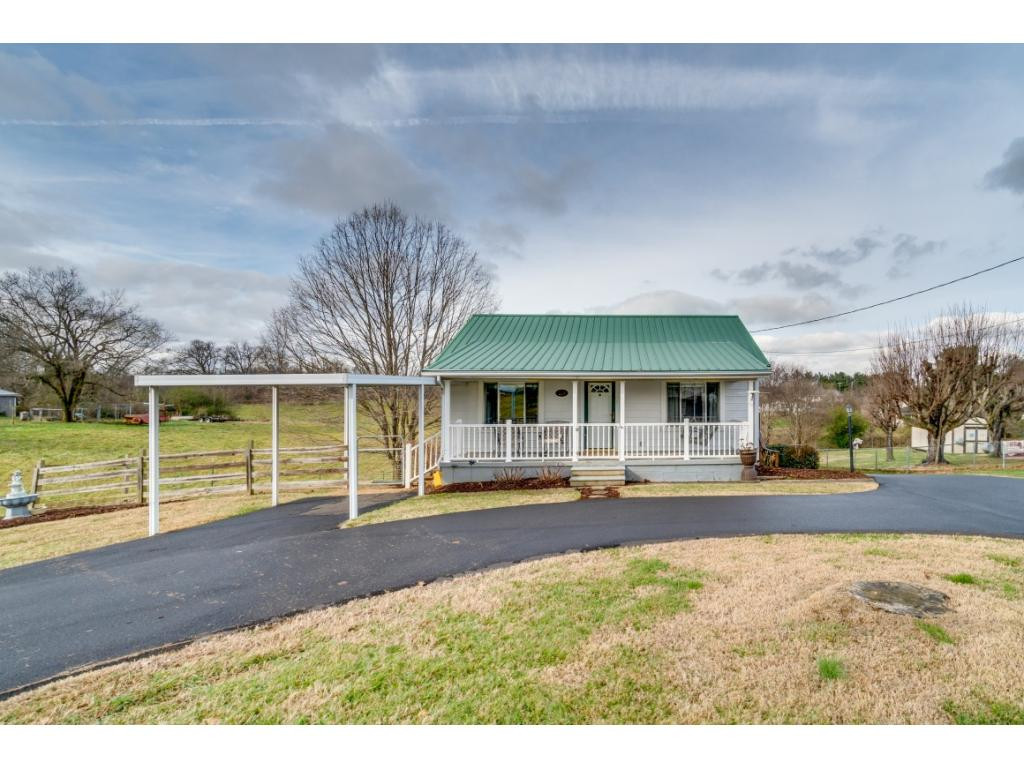 219 Old Stage Road Gray, TN 37615 - Photo 1 of 27 Photo 1