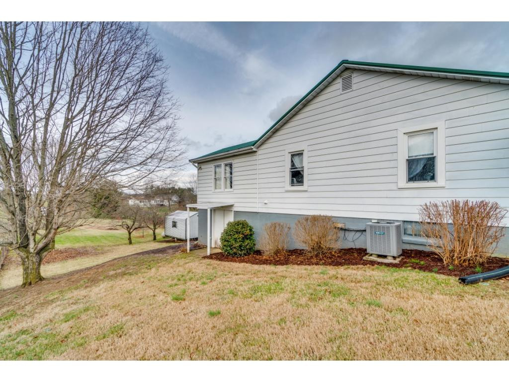 219 Old Stage Road Gray, TN 37615 - Photo 21 of 27 Photo 22