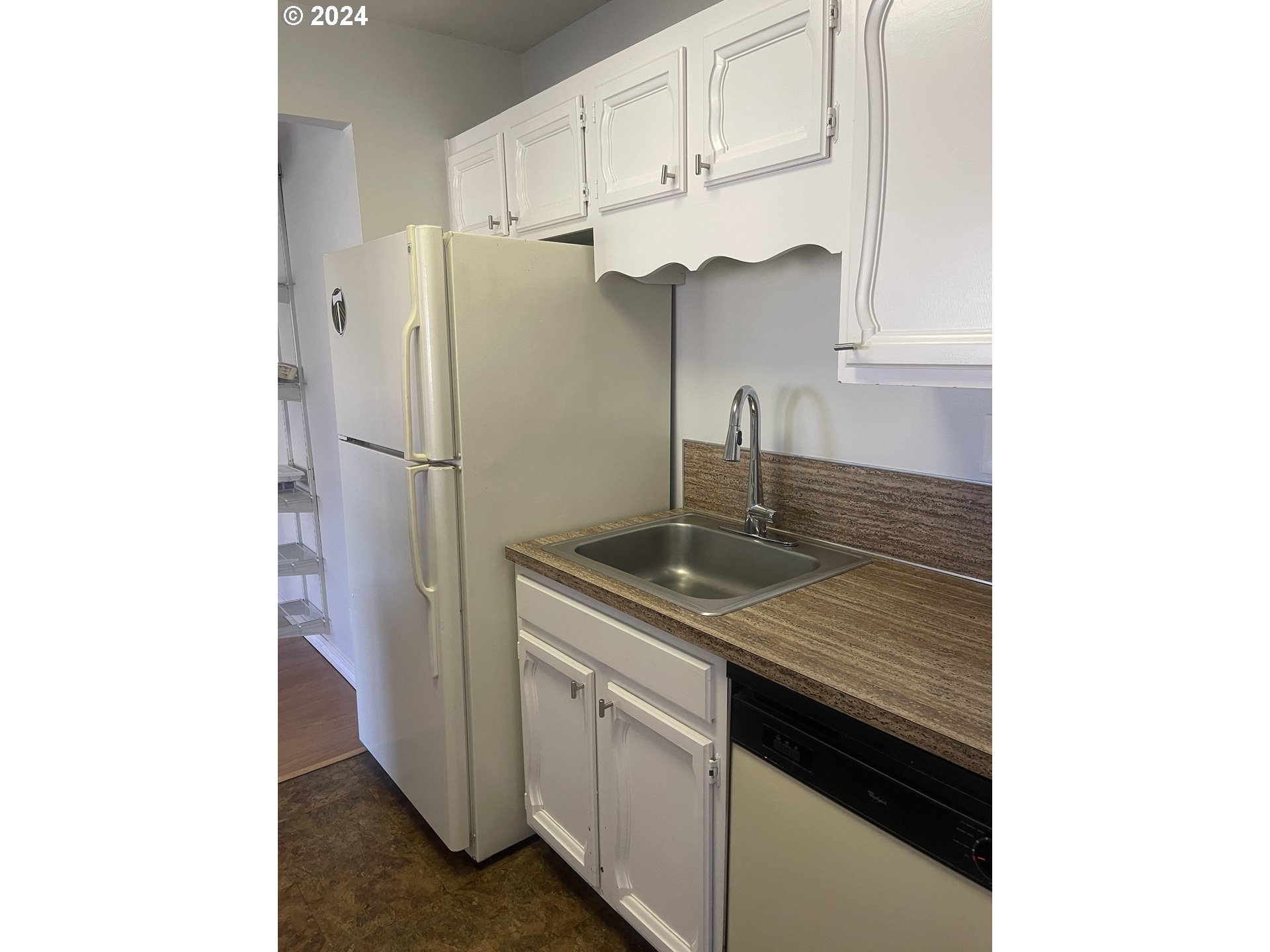 2021 Southwest Main Street, Unit 55 Portland, OR 97205 - Photo 8 of 17 Gallery Image 8
