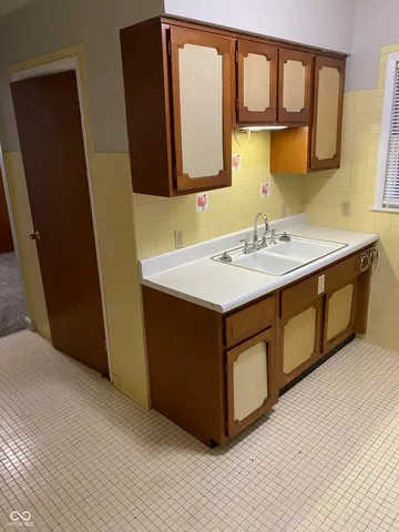 $895 | 5358 Winthrop Avenue, Indianapolis, IN 46220