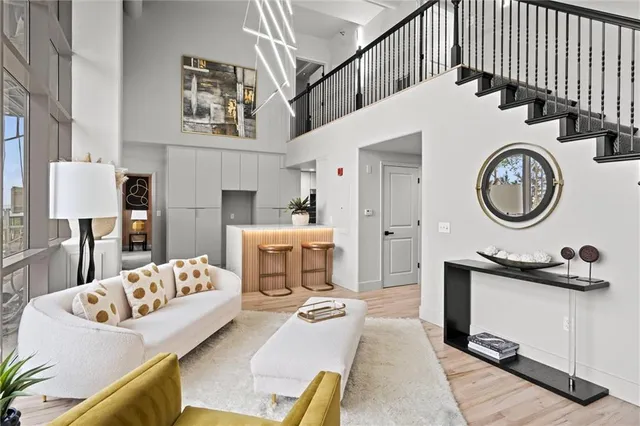 $450,000 | 600 Admiral Boulevard, Unit 403, Kansas City, MO 64106