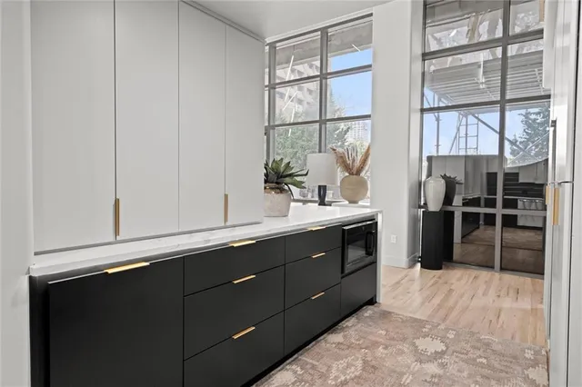 $450,000 | 600 Admiral Boulevard, Unit 403, Kansas City, MO 64106