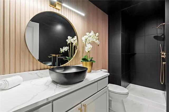 $450,000 | 600 Admiral Boulevard, Unit 403, Kansas City, MO 64106