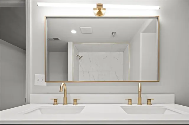 $450,000 | 600 Admiral Boulevard, Unit 403, Kansas City, MO 64106