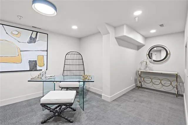 $450,000 | 600 Admiral Boulevard, Unit 403, Kansas City, MO 64106