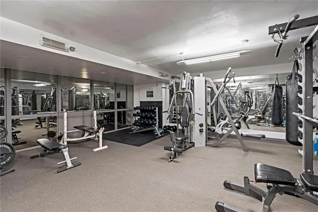 $450,000 | 600 Admiral Boulevard, Unit 403, Kansas City, MO 64106