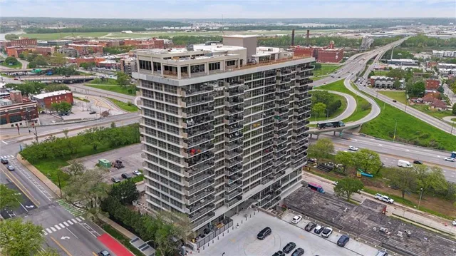 $450,000 | 600 Admiral Boulevard, Unit 403, Kansas City, MO 64106