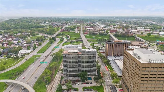 $450,000 | 600 Admiral Boulevard, Unit 403, Kansas City, MO 64106