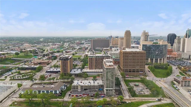 $450,000 | 600 Admiral Boulevard, Unit 403, Kansas City, MO 64106