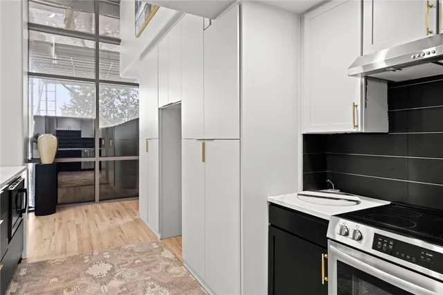 $450,000 | 600 Admiral Boulevard, Unit 403, Kansas City, MO 64106