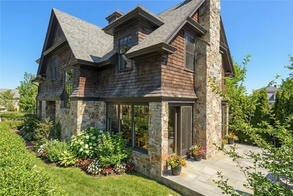 $2,450,000 | 29 Prairie Avenue, Newport, RI 02840