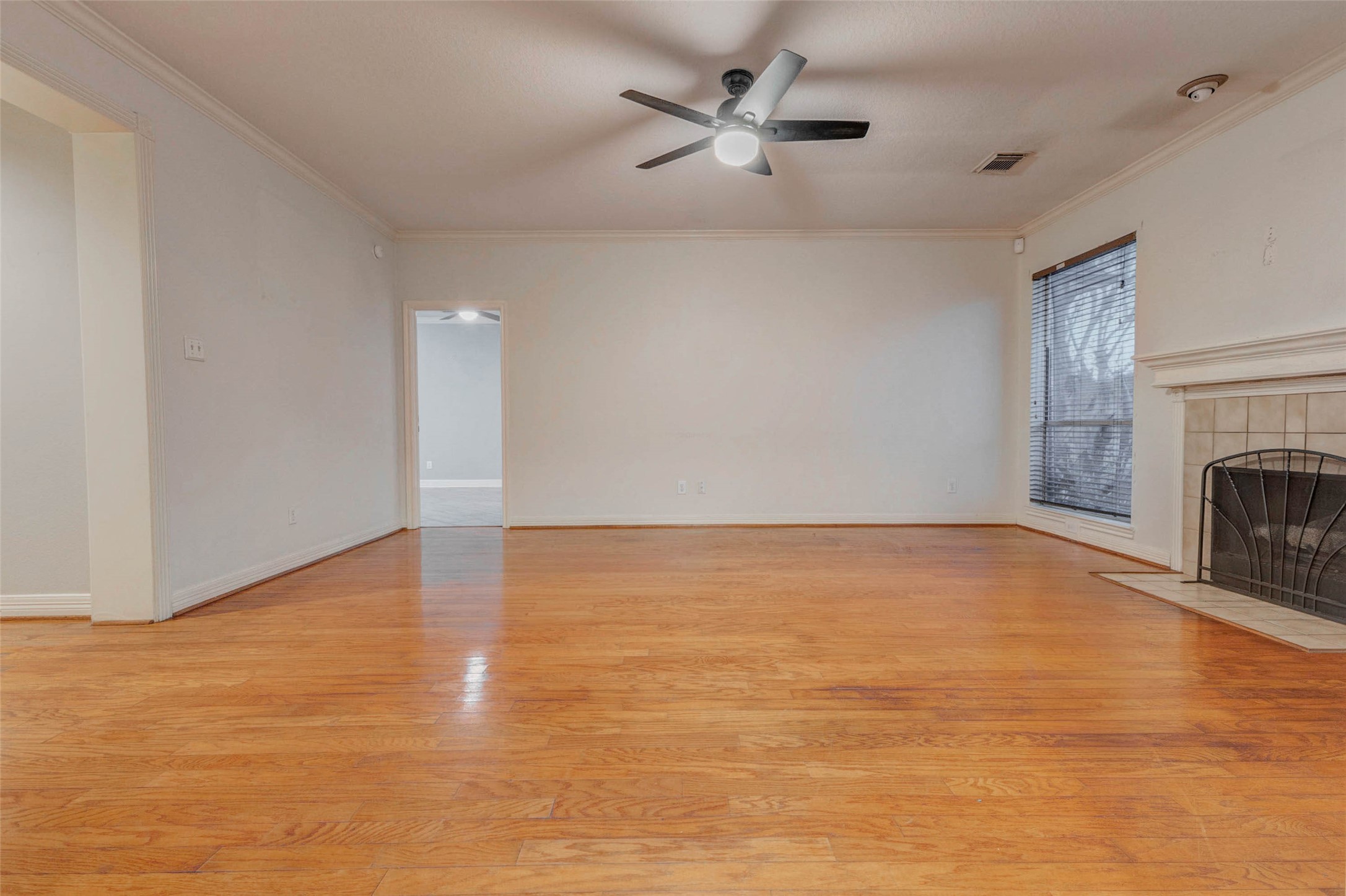 1723 Park Ridge Drive Katy, TX 77450 - Photo 9 of 28 LIVING AREA