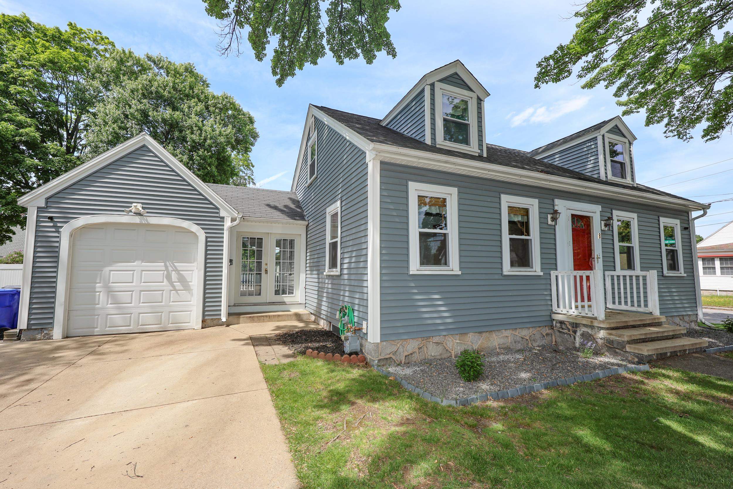 78 Candia Road Manchester, NH 03109 - Photo 2 of 56