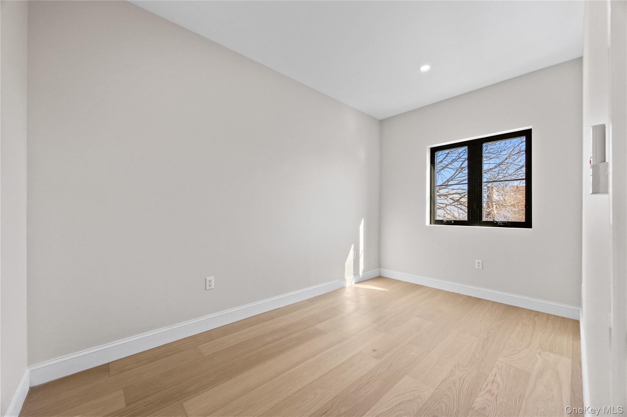 75-31 175th Street Queens, NY 11366 - Photo 26 of 48