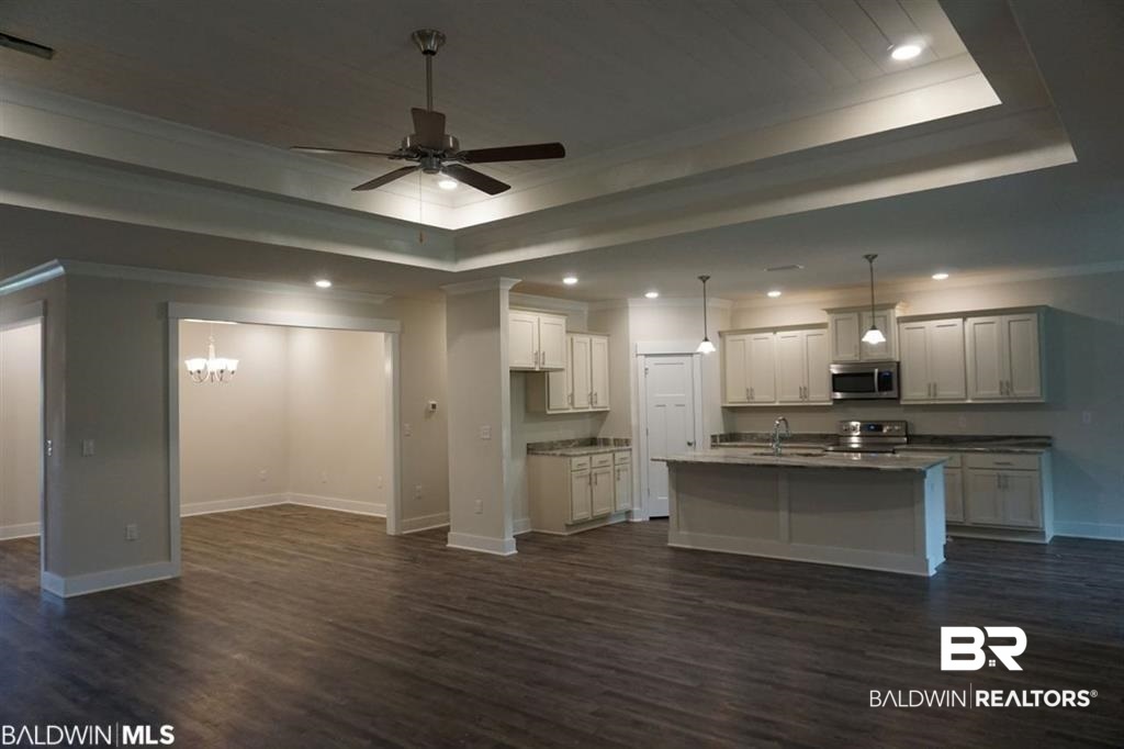 1733 South Pecan Street Foley, AL 36535 - Photo 6 of 9 Kitchen & Dining