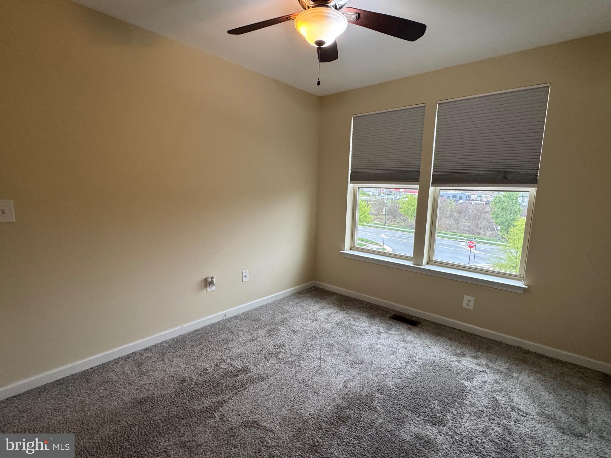 8937 Garrett Way Manassas, VA 20112 - Photo 32 of 66 an empty room with a window