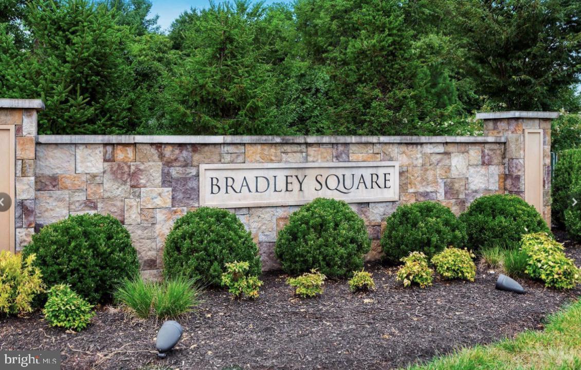 8937 Garrett Way Manassas, VA 20112 - Photo 62 of 66 a sign on the side of a building