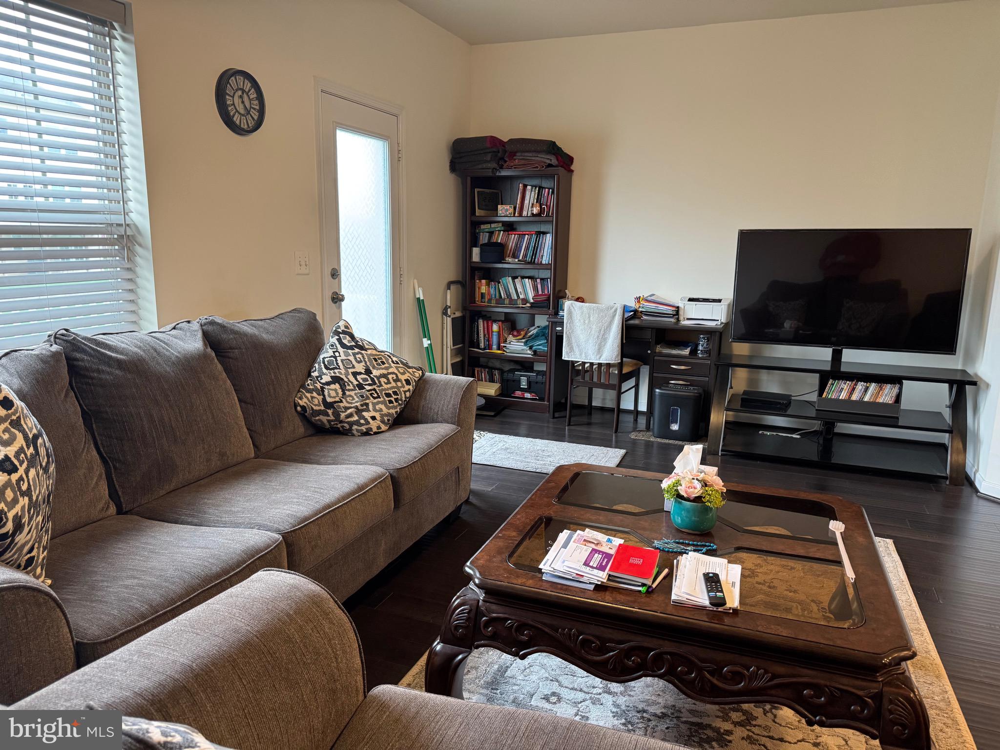 8937 Garrett Way Manassas, VA 20112 - Photo 9 of 66