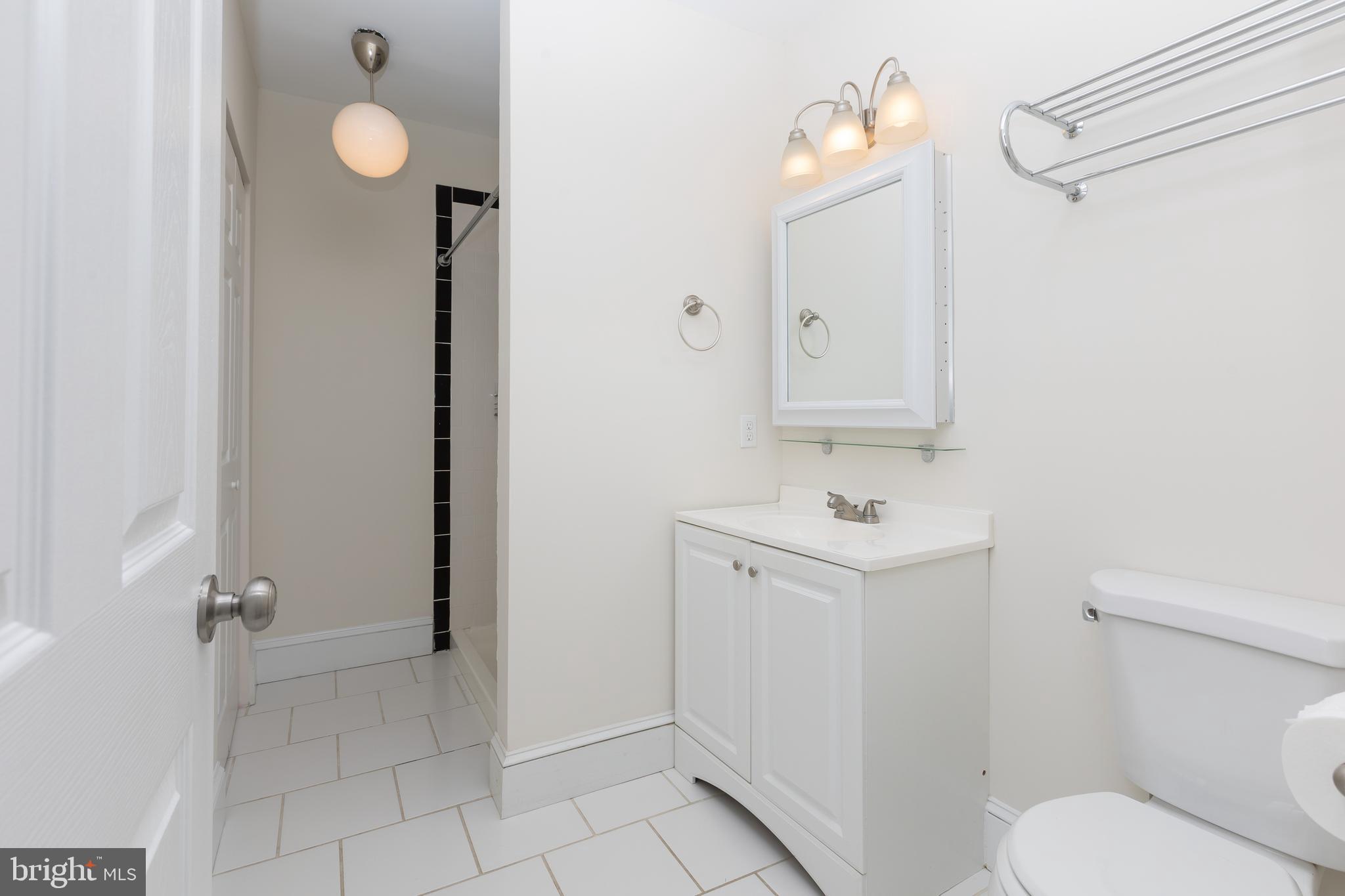 3659 Chestnut Avenue Baltimore, MD 21211 - Photo 14 of 20 En-suite bath