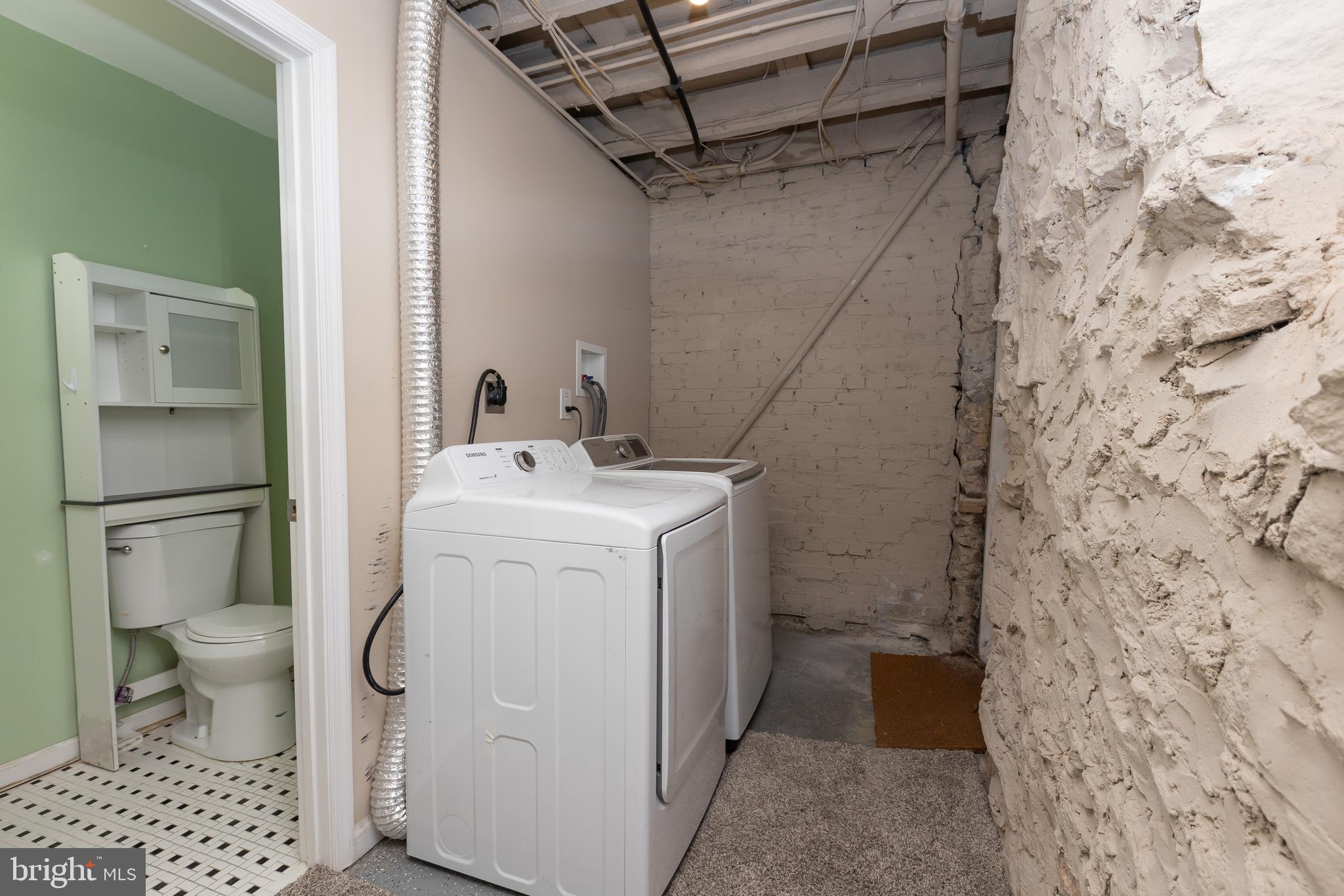 3659 Chestnut Avenue Baltimore, MD 21211 - Photo 18 of 20 Laundry area