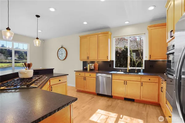 $1,075,000 | 6036 Troon Lane Southeast, Olympia, WA 98501