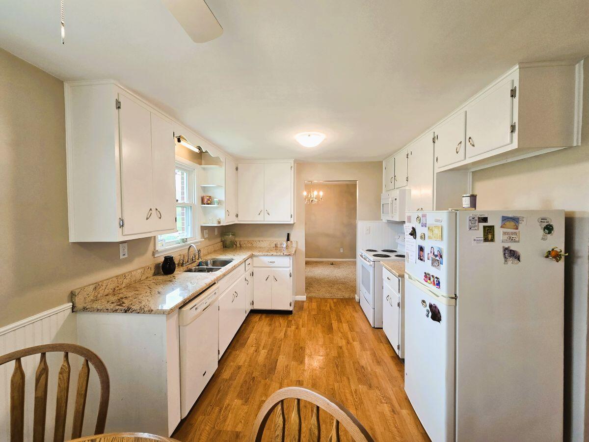 1506 Torrence Drive Springfield, OH 45503 - Photo 11 of 30 20250414_120758