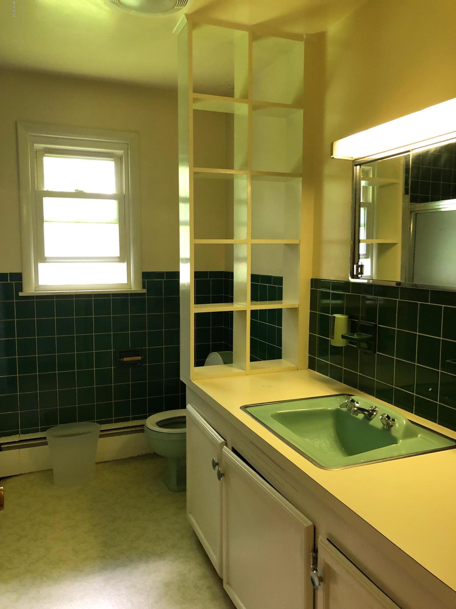275 Eleanor Road Pittsfield, MA 01201 - Photo 15 of 18 275 eleanor bath 2