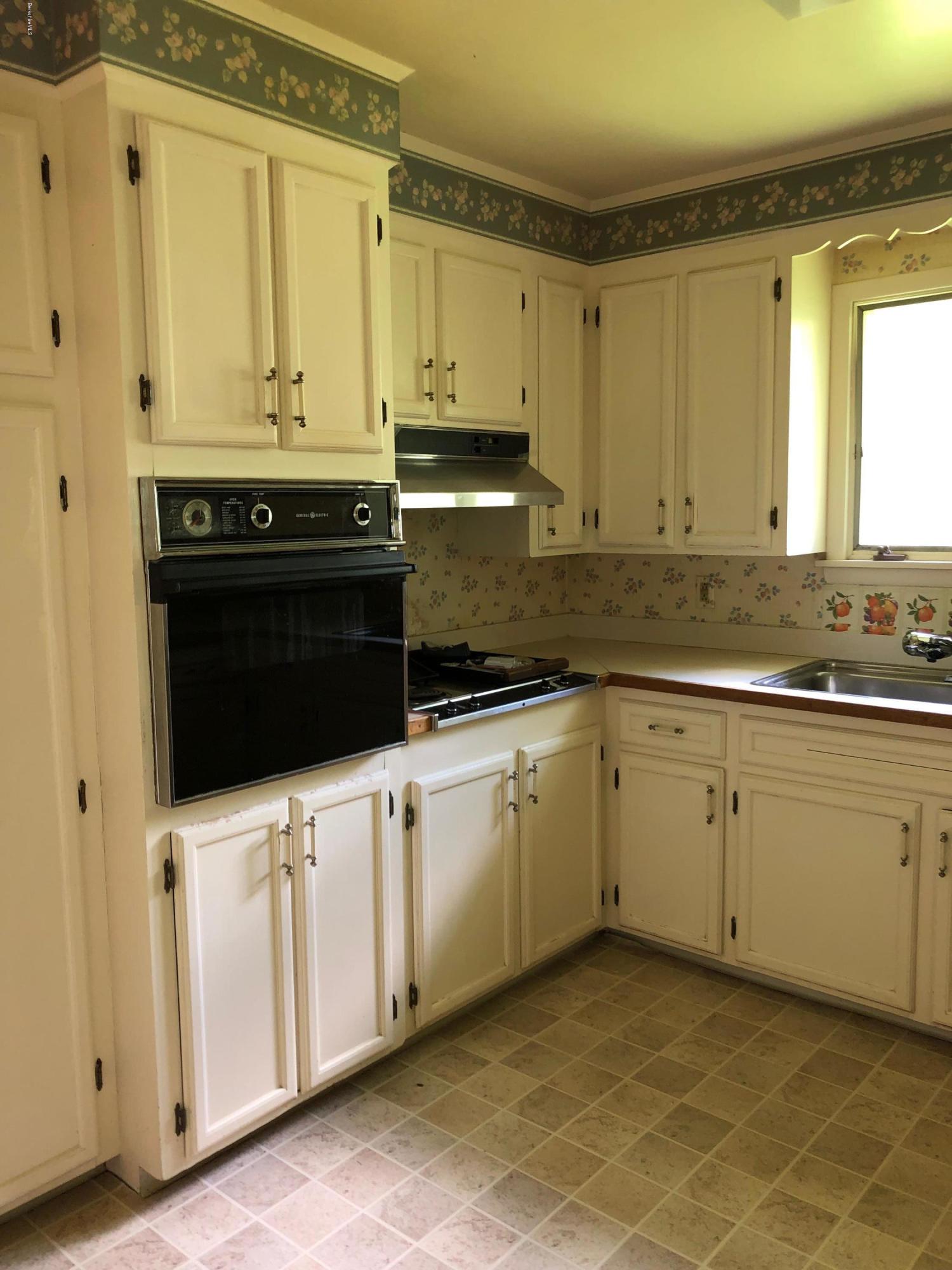 275 Eleanor Road Pittsfield, MA 01201 - Photo 6 of 18 275 eleanor kitchen 2
