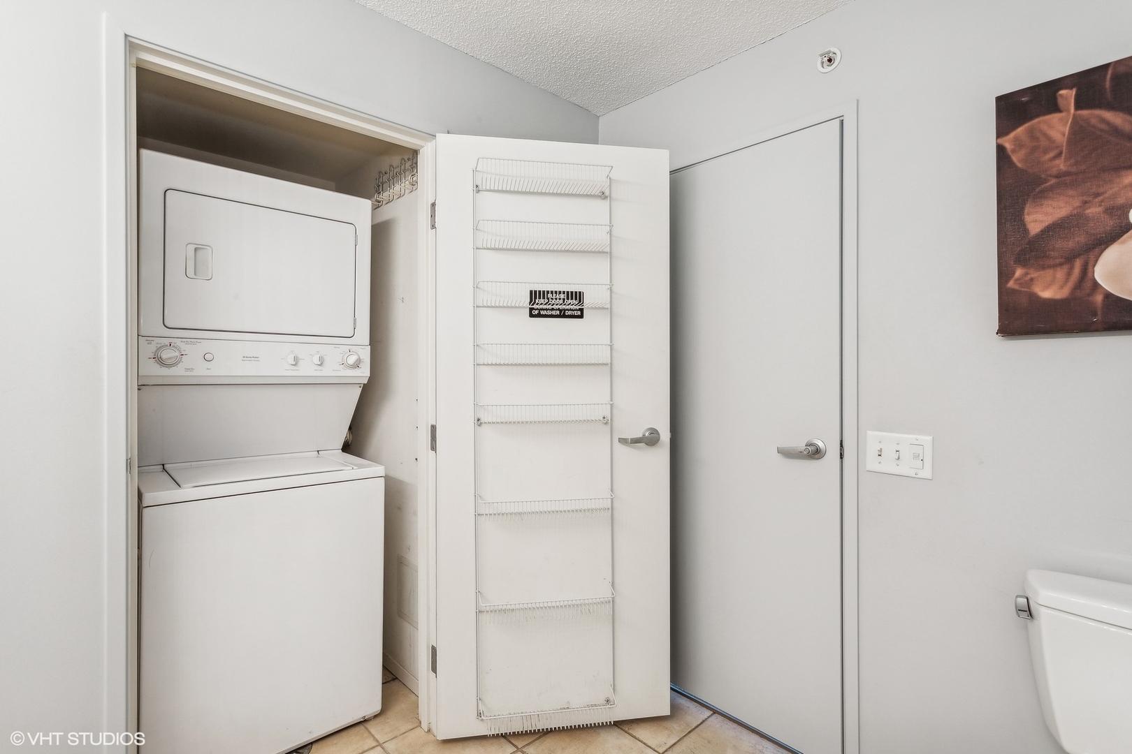 800 Elgin Road, Unit 511 Evanston, IL 60201 - Photo 17 of 29 a view of washer and dryer