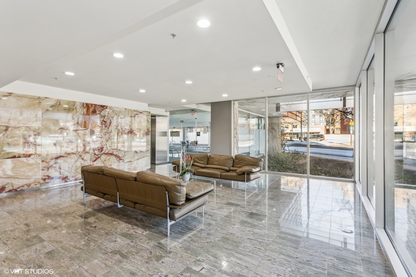 800 Elgin Road, Unit 511 Evanston, IL 60201 - Photo 2 of 29 a living room with furniture