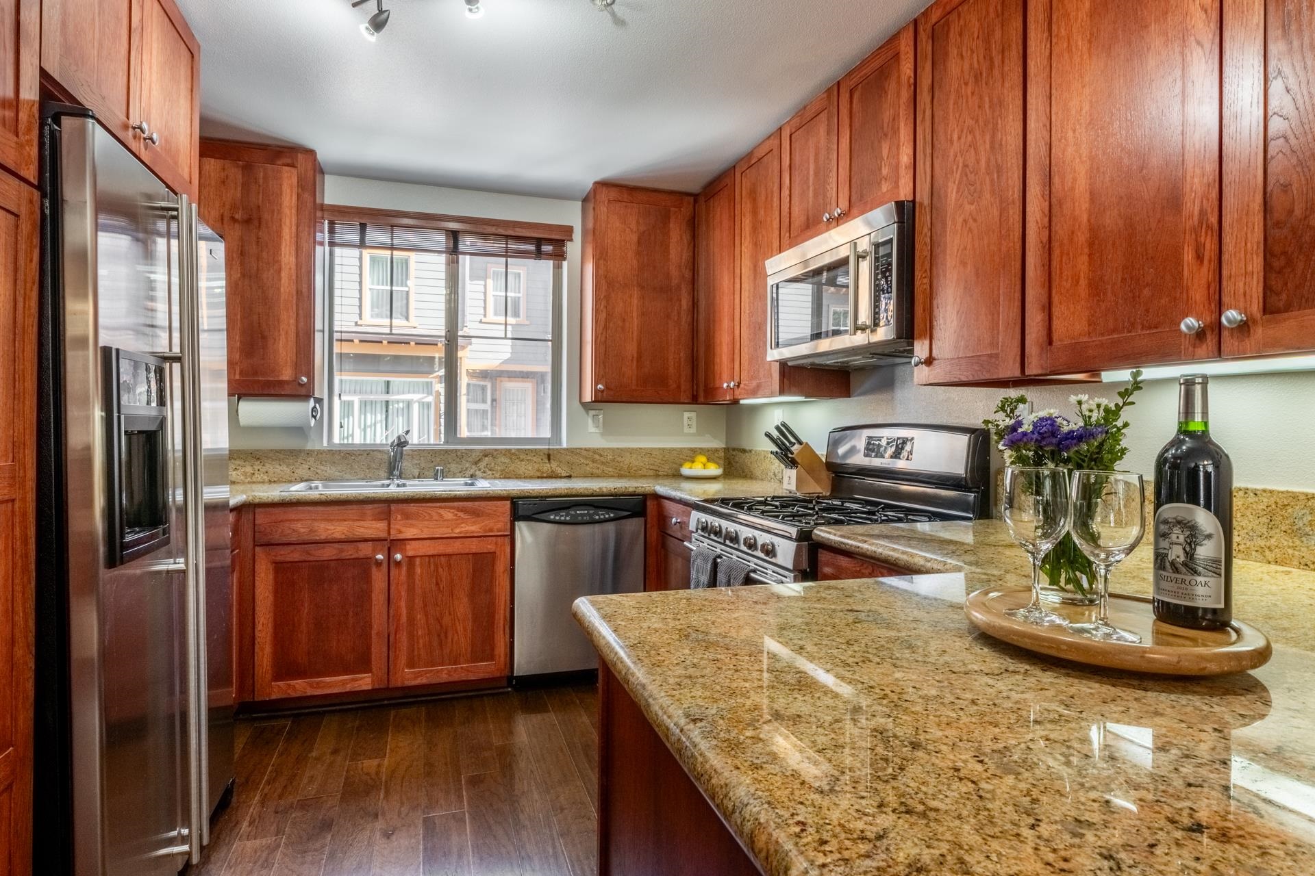 525 Manzanita Road, Unit 2 Mammoth Lakes, CA 93546 - Photo 7 of 28 Gallery Image 7