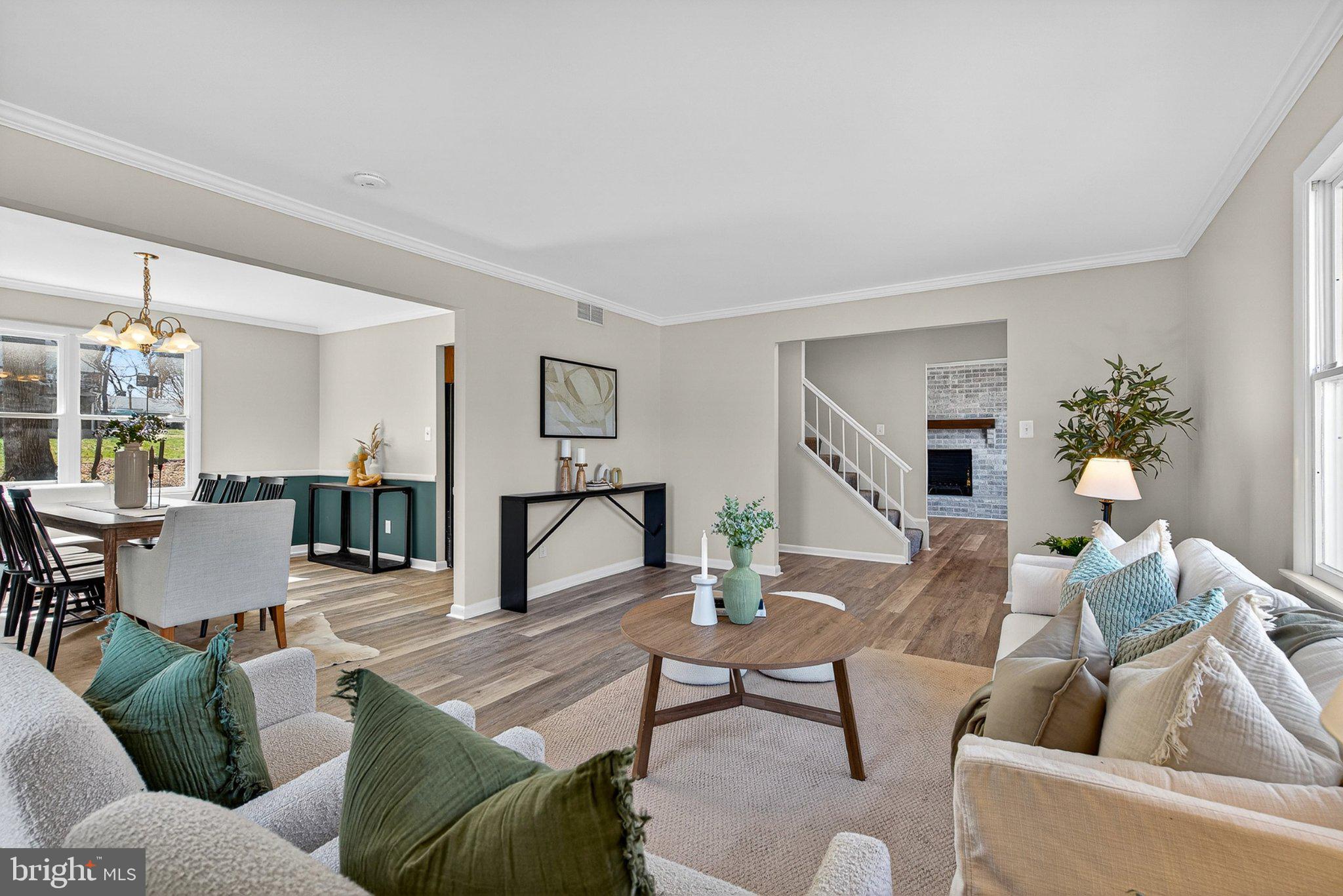 1207 White Mills Road Catonsville, MD 21228 - Photo 8 of 38 Bright and inviting living space.