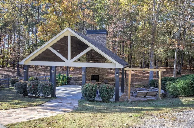 $899,900 | 2253 Hills Creek Road, Taylorsville, GA 30178