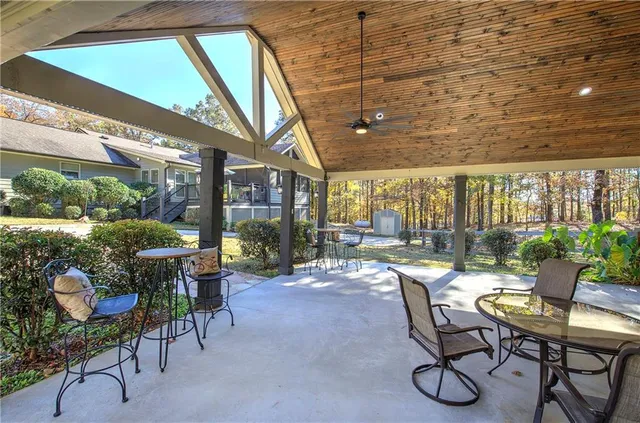 $899,900 | 2253 Hills Creek Road, Taylorsville, GA 30178