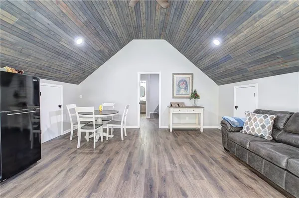 $899,900 | 2253 Hills Creek Road, Taylorsville, GA 30178