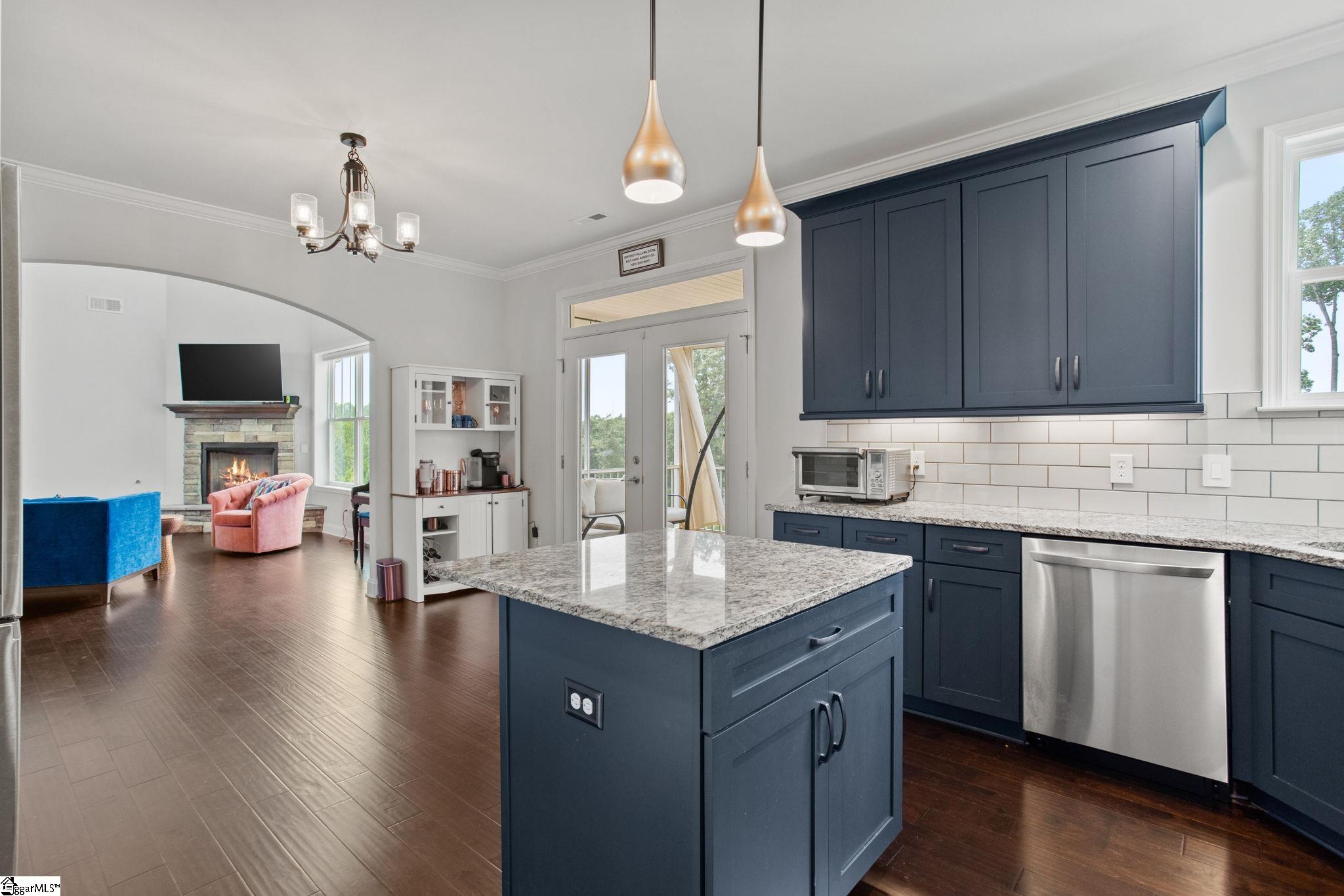 222 Montview Circle Greenville, SC 29617 - Photo 15 of 37