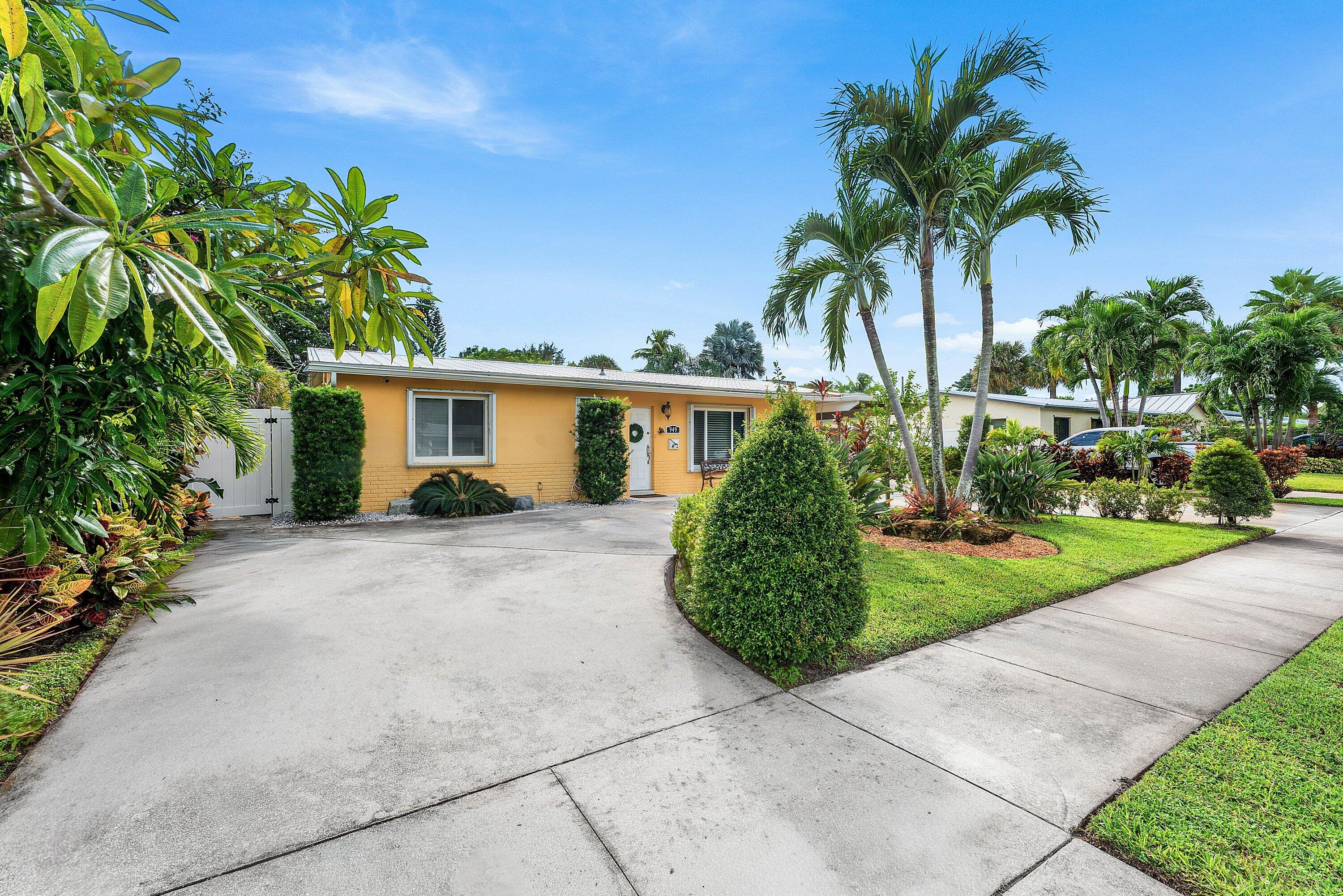 949 Laurel Road North Palm Beach, FL 33408 - Photo 37 of 53 Front of House