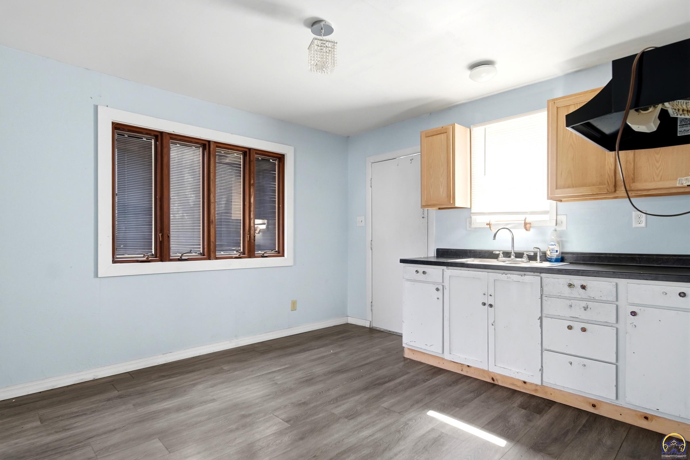 1209 Northwest Laurent Street Topeka, KS 66608 - Photo 12 of 18