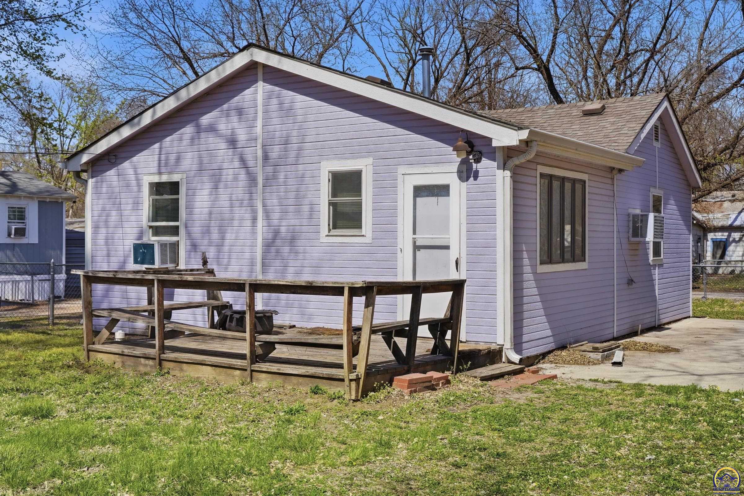 1209 Northwest Laurent Street Topeka, KS 66608 - Photo 13 of 18