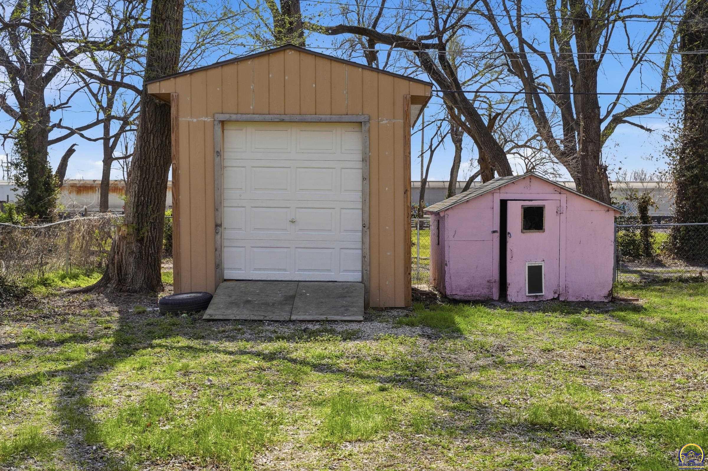 1209 Northwest Laurent Street Topeka, KS 66608 - Photo 15 of 18