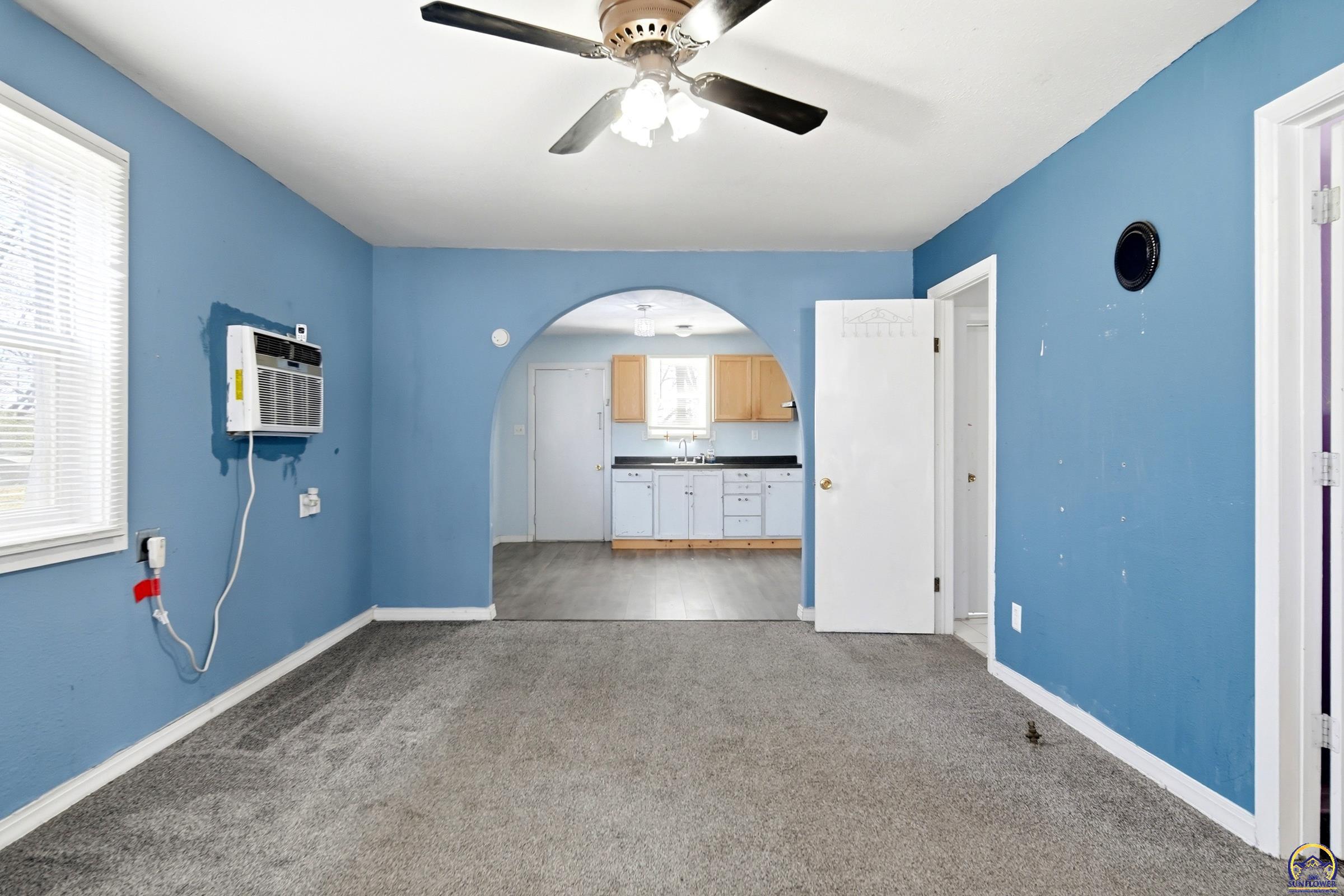 1209 Northwest Laurent Street Topeka, KS 66608 - Photo 4 of 18