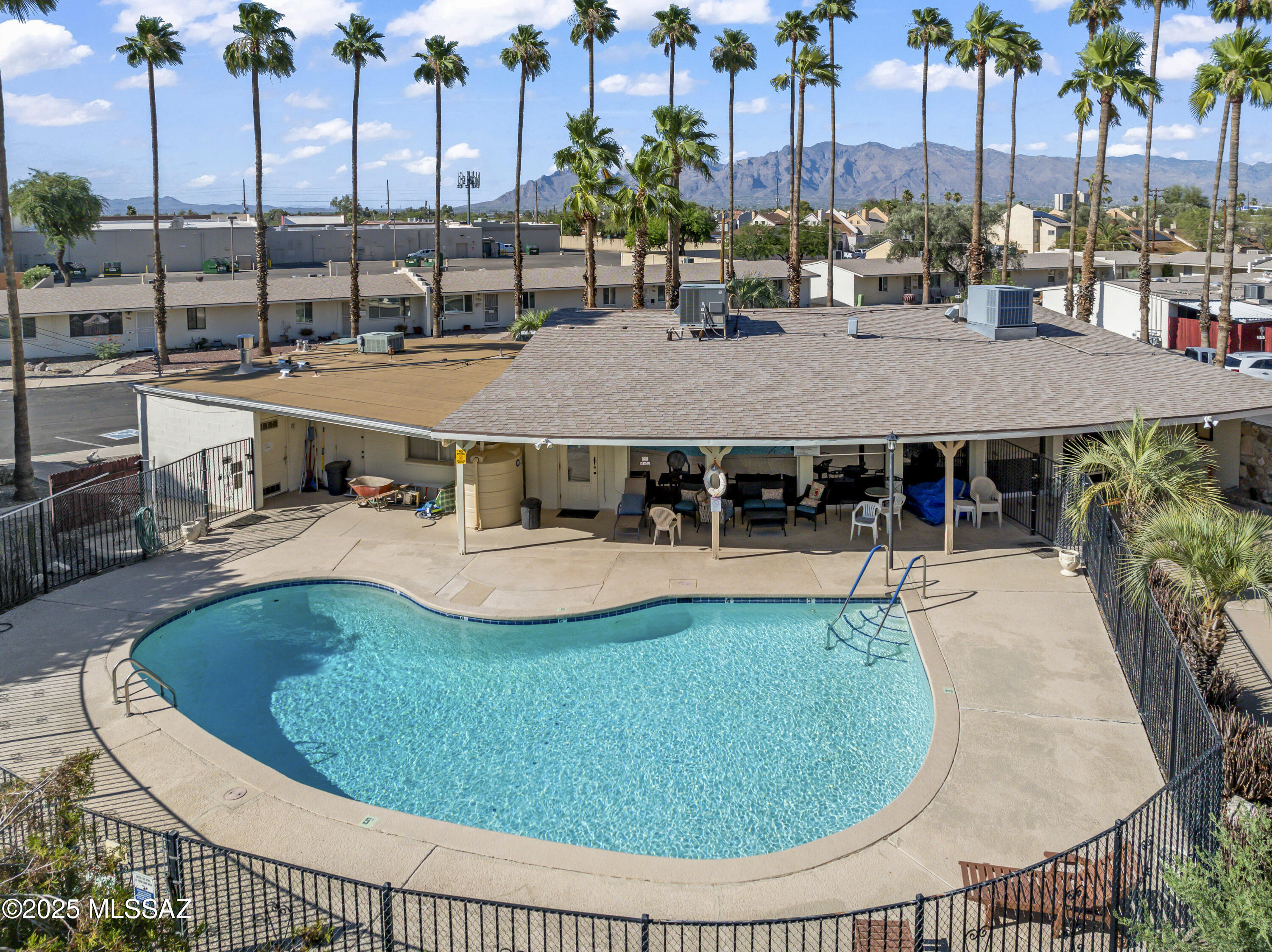 492 North Silverbell Road, Unit #A Tucson, AZ 85745 - Photo 29 of 33