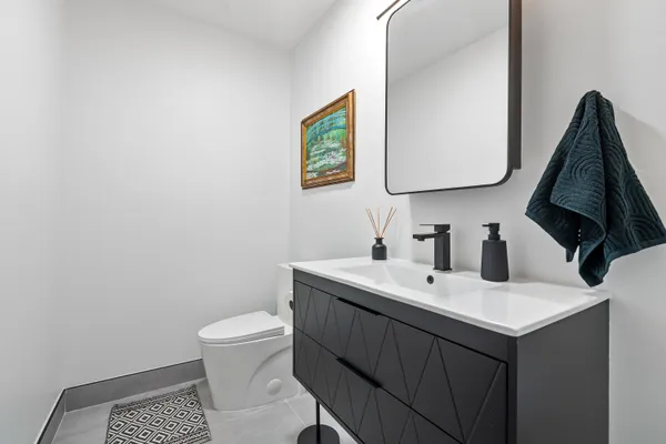 $2,000 | 2017 South Seacrest Boulevard, Unit C, Boynton Beach, FL 33435