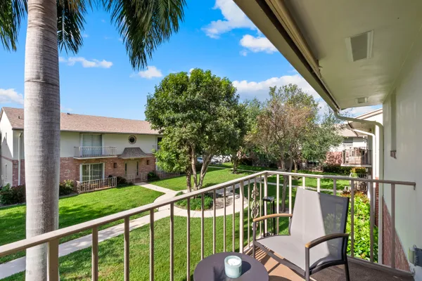 $2,000 | 2017 South Seacrest Boulevard, Unit C, Boynton Beach, FL 33435